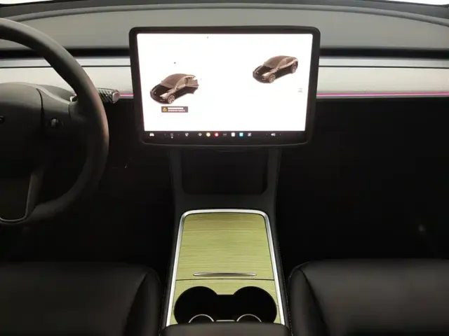 Tesla Model Y — Фото автомобиля 16