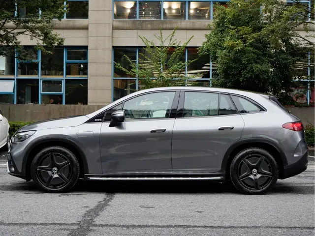 Mercedes-Benz EQE SUV — Фото автомобиля 3