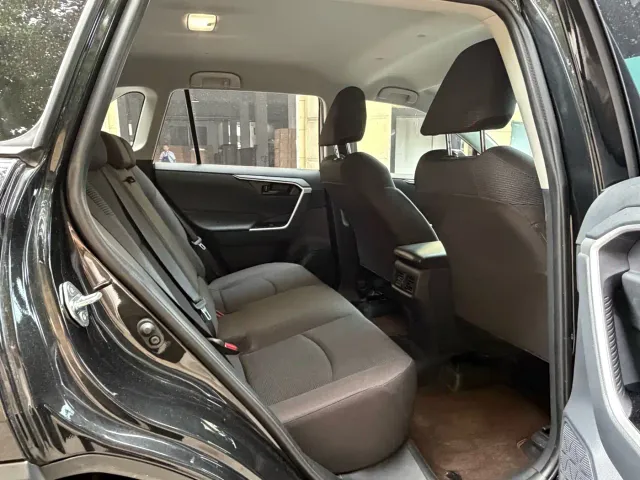 Toyota RAV4 — Фото автомобиля 8