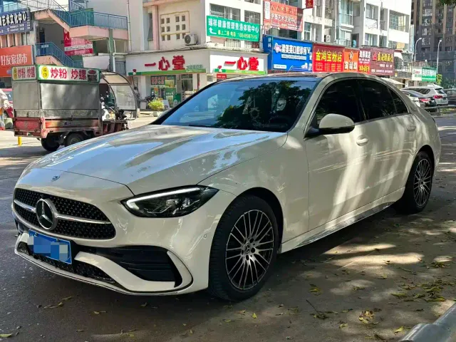 Фотография автомобиля — Mercedes-Benz C-Class