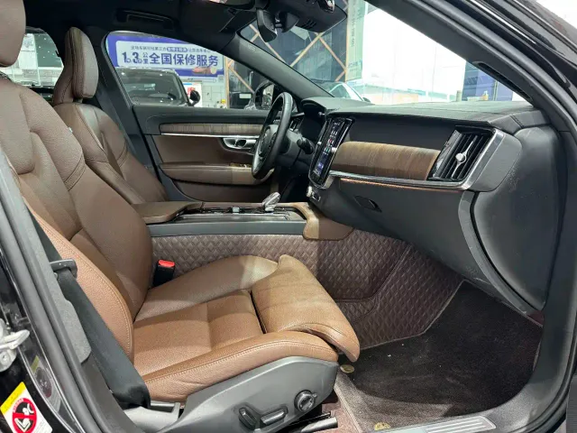 Volvo S90 — Фото автомобиля 10