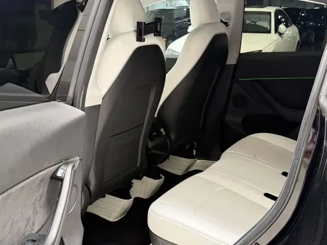 Tesla Model Y — Фото автомобиля 5