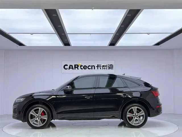 Audi Q5L Sportback — Фото автомобиля 2