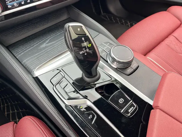 BMW 5 Series — Фото автомобиля 15