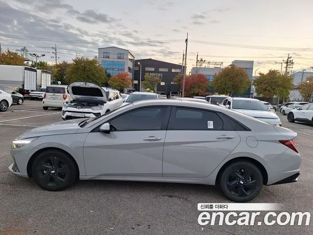 Hyundai Avante CN7 — Фото автомобиля 4