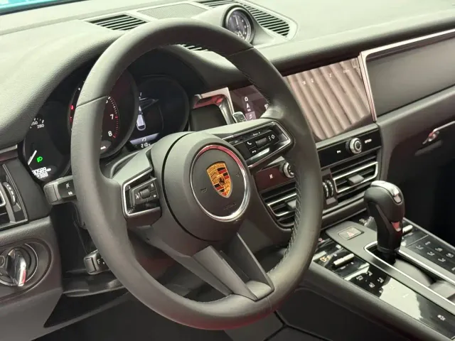 Porsche Macan — Фото автомобиля 18
