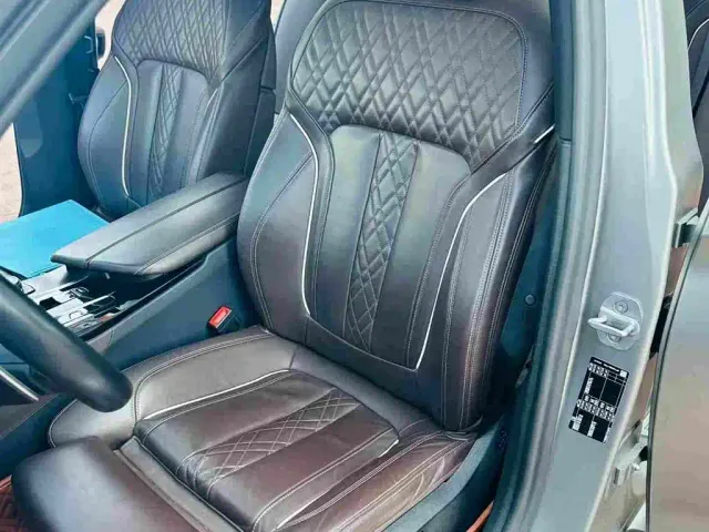 BMW 5 Series — Фото автомобиля 4