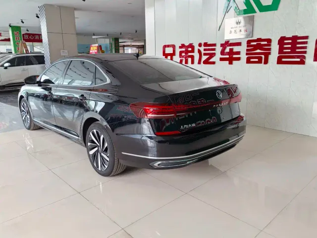 Volkswagen Passat — Фото автомобиля 11