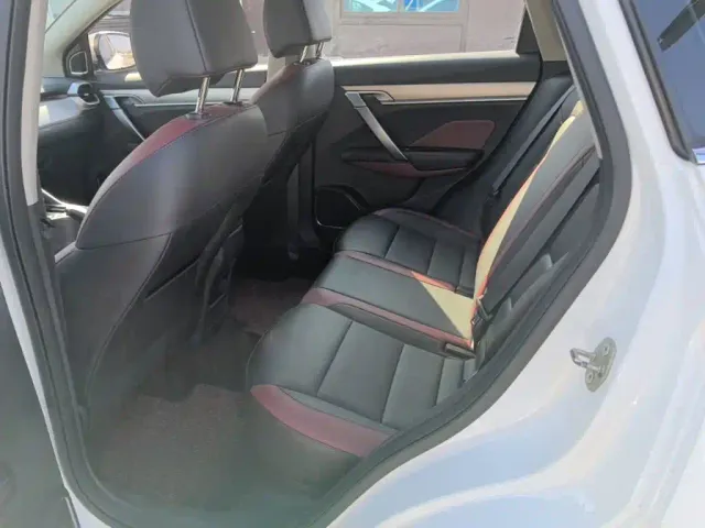 Geely Binyue — Фото автомобиля 16