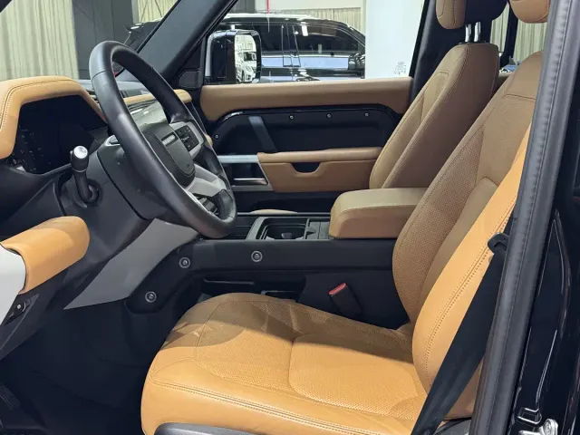 Land Rover Defender — Фото автомобиля 8