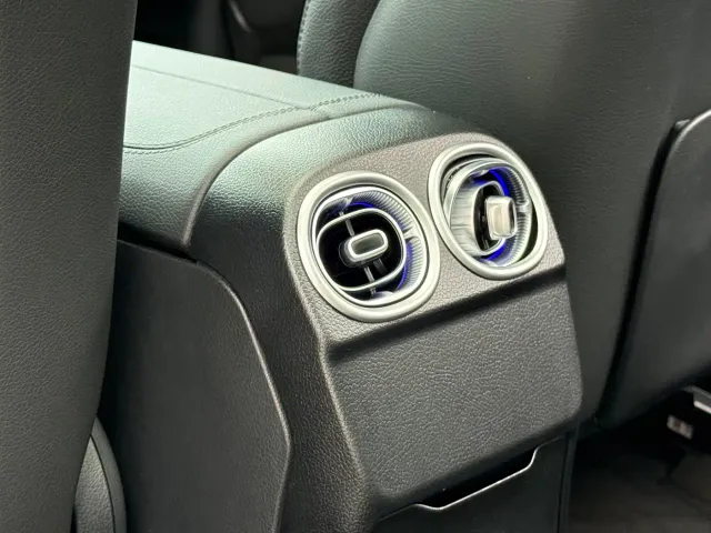 Mercedes-Benz C-Class — Фото автомобиля 19