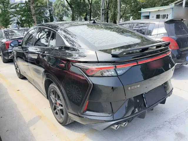 Dongfeng Yixuan — Фото автомобиля 4