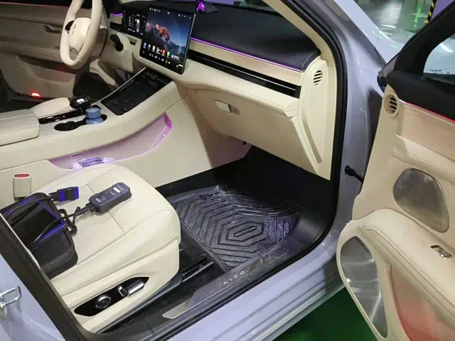 Aito M5 — Фото автомобиля 10