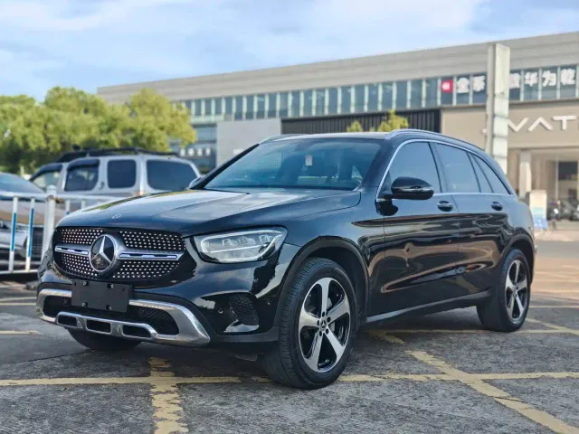 Фотография автомобиля — Mercedes-Benz GLC-Class