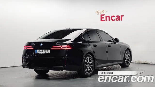 BMW 5-Series — Фото автомобиля 2