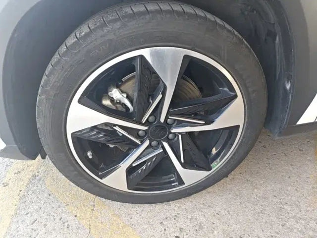 Geely Galaxy L7 — Фото автомобиля 22