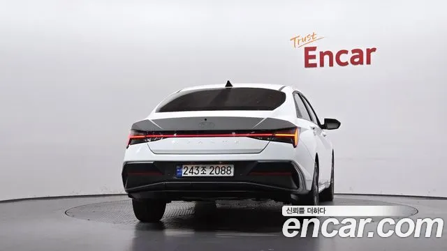 Hyundai Avante CN7 — Фото автомобиля 4