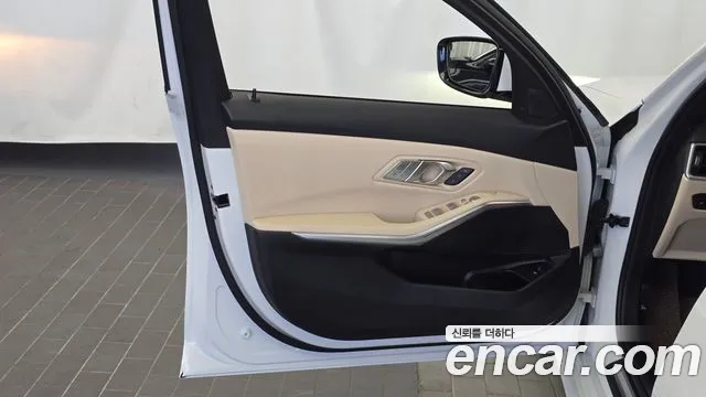 BMW 3 Series — Фото автомобиля 13