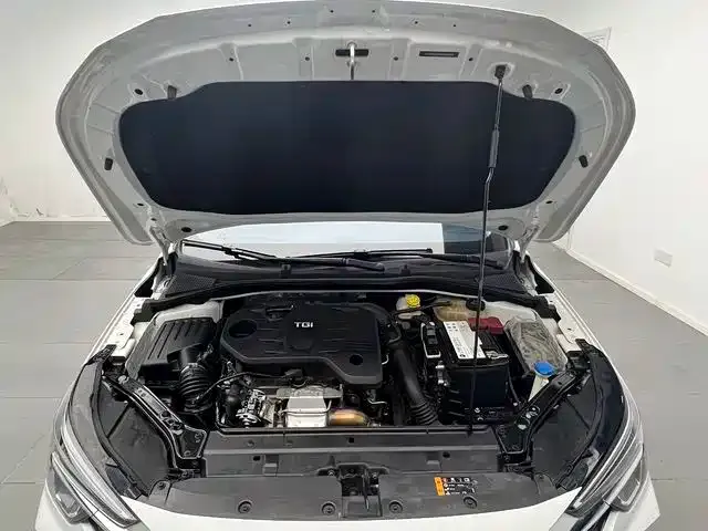 Roewe i6 MAX — Фото автомобиля 15