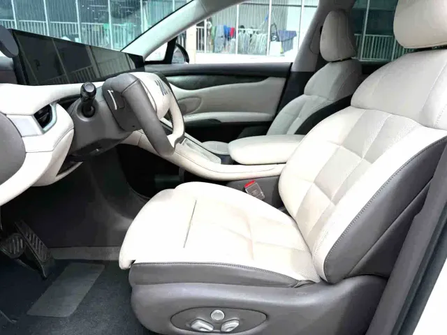 IM Motors LS6 — Фото автомобиля 6