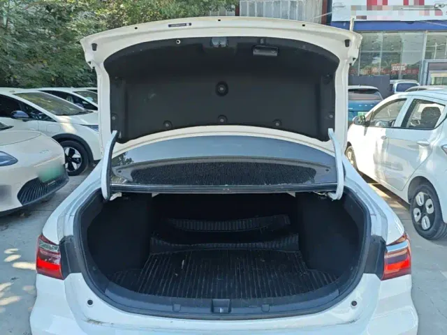 BYD Qin — Фото автомобиля 18