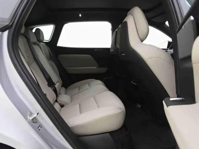 Volvo Volvo XC70 Plug-in Hybrid 2025 Standard — Фото автомобиля 8