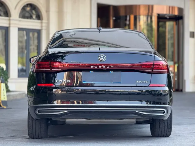 Volkswagen Passat — Фото автомобиля 8