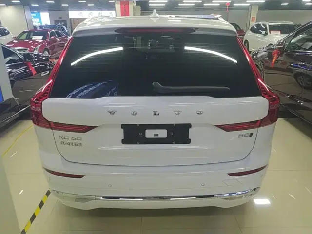 Volvo XC60 — Фото автомобиля 5