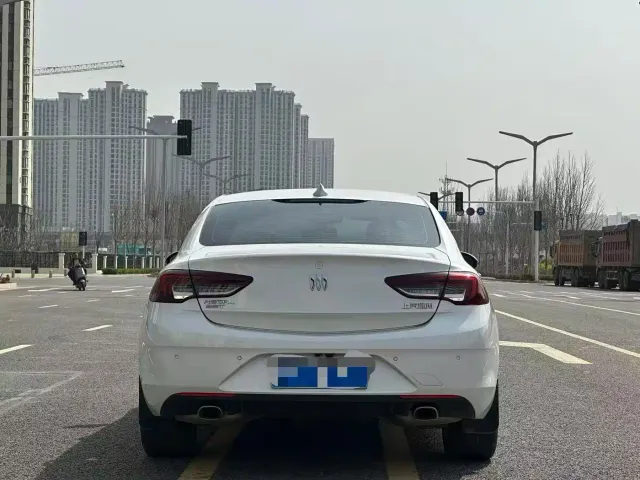 Buick Regal — Фото автомобиля 8