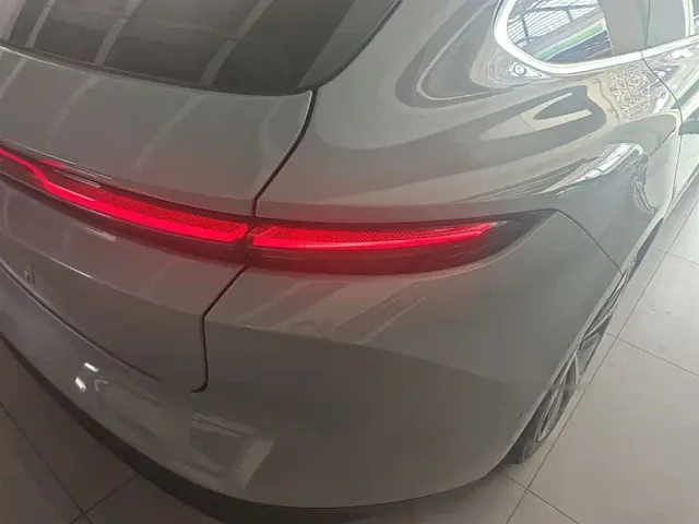 Nio ET5 Touring — Фото автомобиля 7