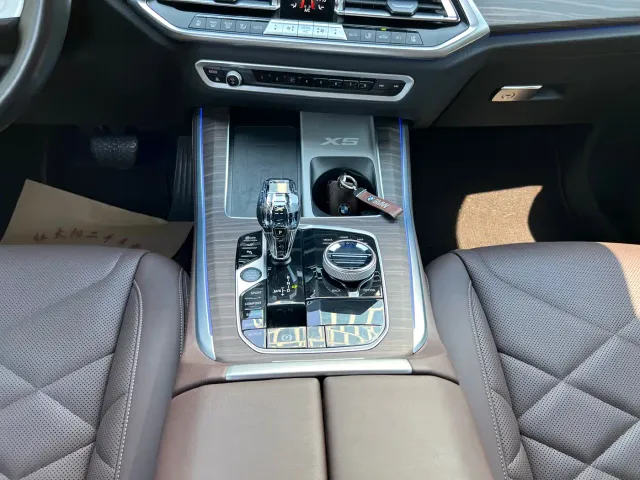 BMW X5 — Фото автомобиля 24
