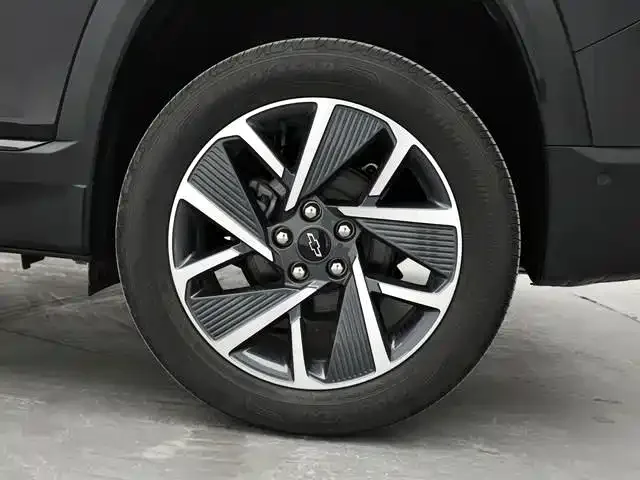 Chevrolet Equinox Plus 2024 102km RS Ultimate Edition — Фото автомобиля 11