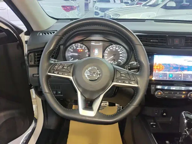 Nissan X-Trail — Фото автомобиля 10