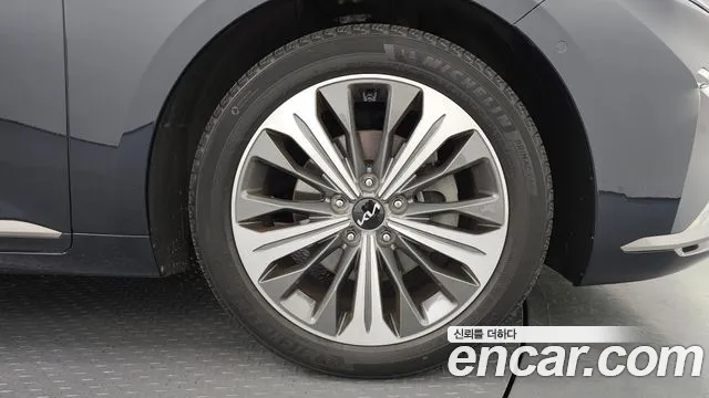 Kia K8 Signature — Фото автомобиля 5