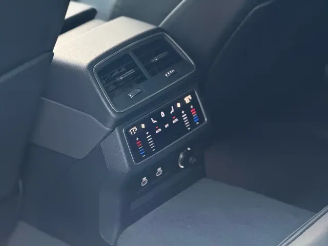 Audi A7L — Фото автомобиля 12