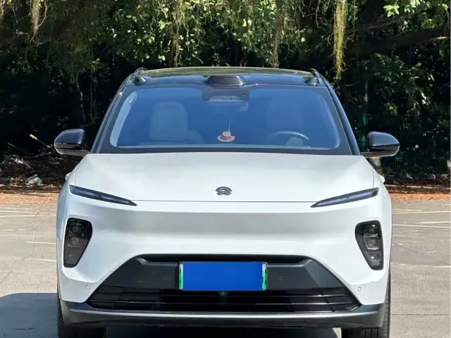 Nio ES8 — Фото автомобиля 2