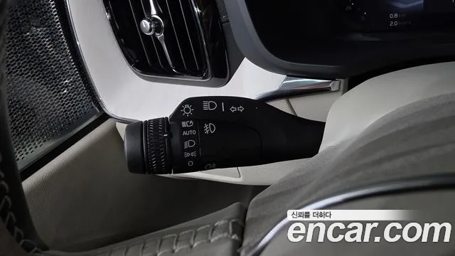 Вольво XC60 — Фото автомобиля 29