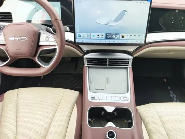 BYD Seal 07 DM-i — Фото автомобиля 12
