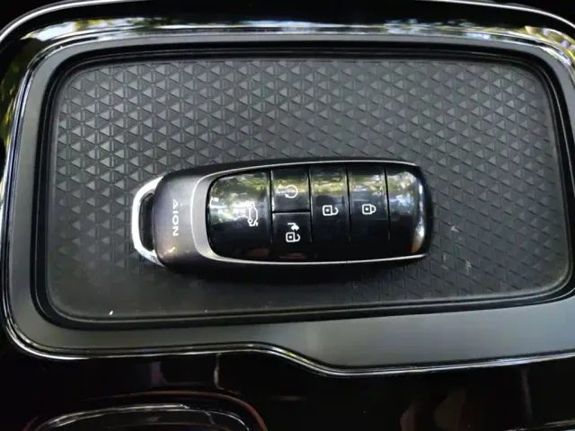 GAC Aion S Plus — Фото автомобиля 9