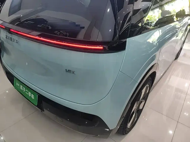 Zeekr Mix — Фото автомобиля 7