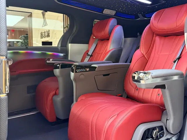 Toyota Sienna — Фото автомобиля 10