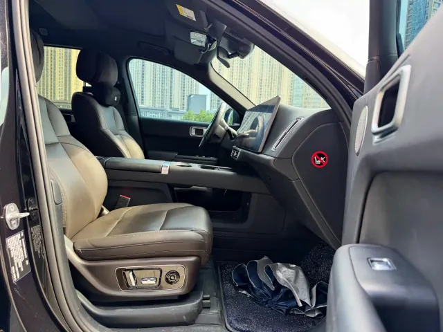 Li Auto L8 — Фото автомобиля 8