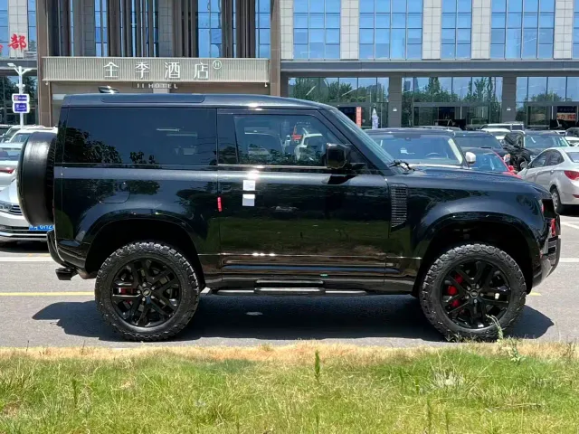 Land Rover Defender — Фото автомобиля 5