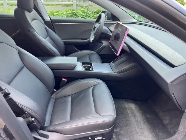 Tesla Model 3 — Фото автомобиля 8