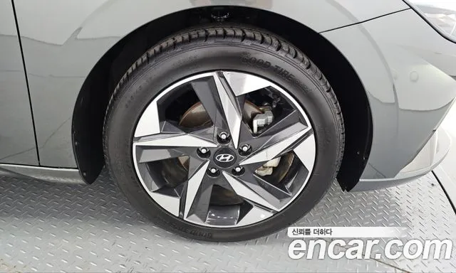 Hyundai Avante CN7 — Фото автомобиля 6