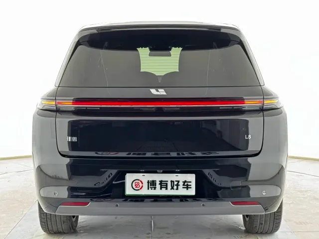 Li Auto L8 — Фото автомобиля 16