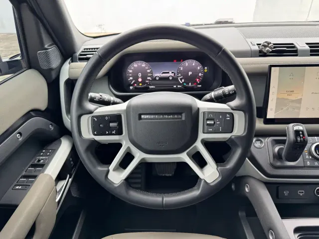 Land Rover Defender — Фото автомобиля 16