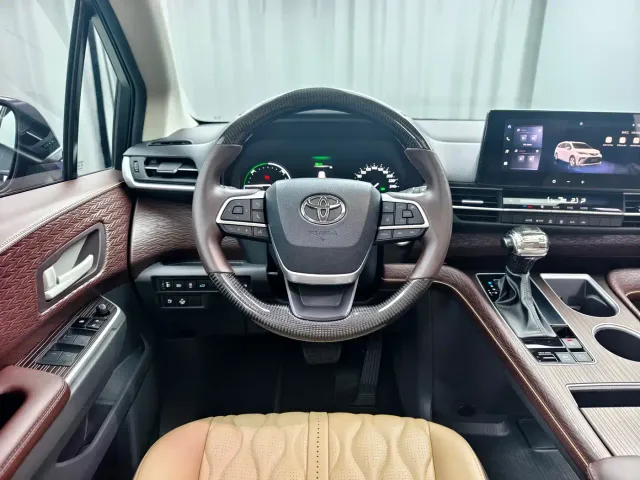 Toyota Granvia — Фото автомобиля 14