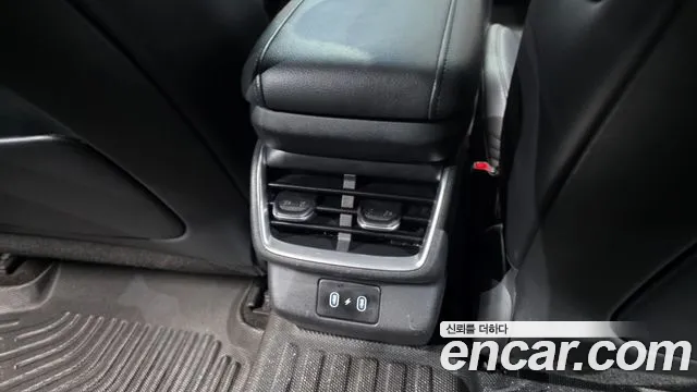 Hyundai Grandeur Grandeur (GN7) 2.5 Бензин 2WD — Фото автомобиля 27