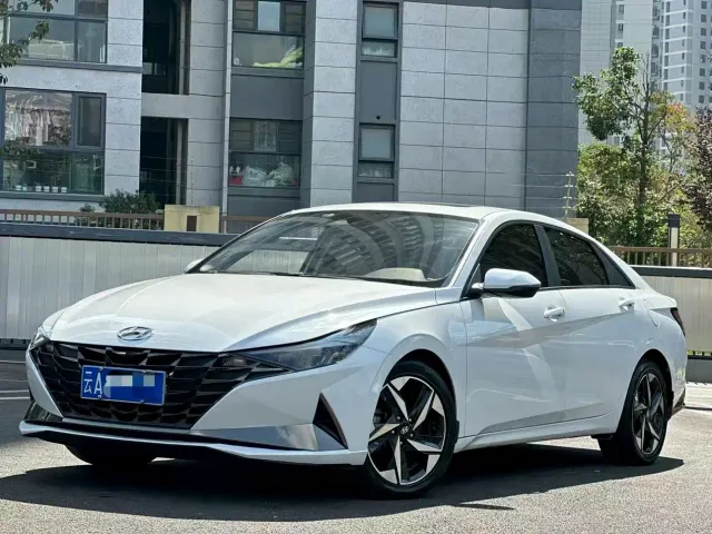 Фотография автомобиля — Hyundai Elantra